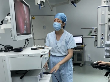 手术室护士“敏大王”：“在手术室里，我们要用一言一行给患者带来温暖。”