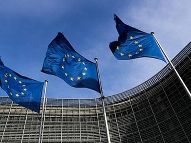 欧委会：建议成员国放宽针对“非必要旅行”入境欧盟的限制