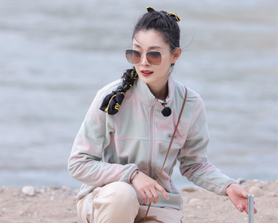 《追星星的人》云南遇上绝美星空，窦骁何超莲合体看星星看月亮