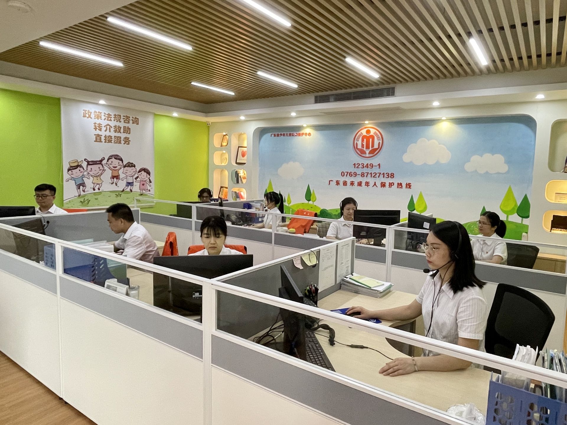广东未成年人保护热线开通一年来解决急难险个案165例