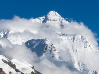 中国登山者张洪成为登顶珠峰的首位亚洲盲人 