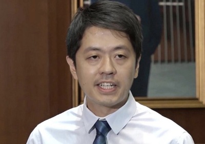 香港特区政府宣布许智峯丧失区议员资格