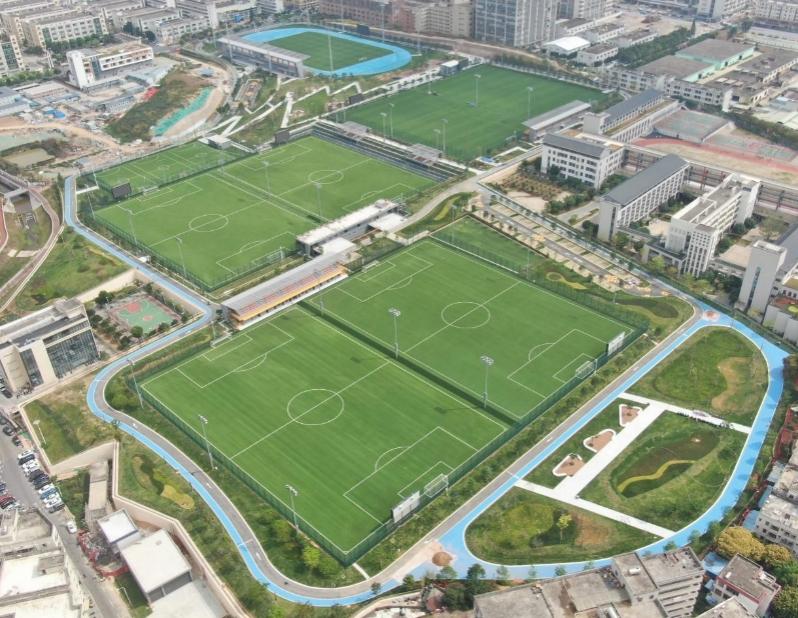 14.13万m²，接近英超曼城主场标准！深圳顶级足球训练基地来了
