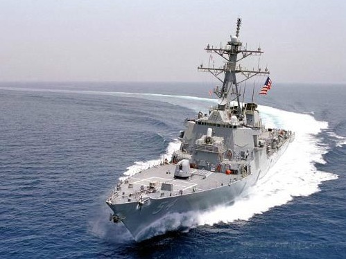 美国驱逐舰穿航台湾海峡并非法闯入我西沙领海，国防部回应