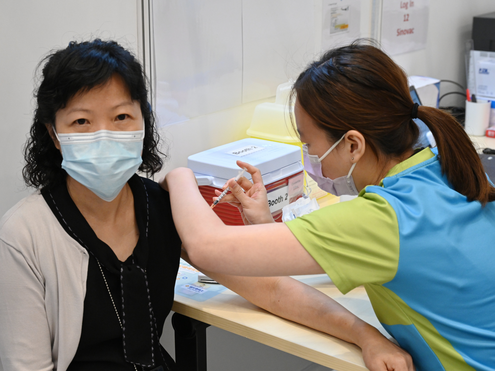 香港37万外佣须强检，专家称最大程度限制病毒传播