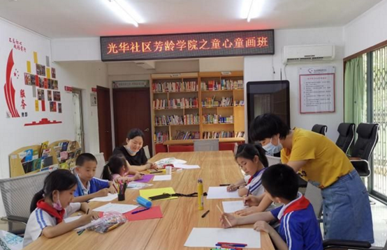 吉华街道光华社区“童心童画“课程获居民点赞  