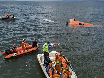 云南大理直升机坠入洱海：4名机组人员不幸遇难