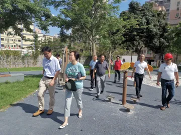 光明区人大代表赴塘尾社区调研停车场建设
