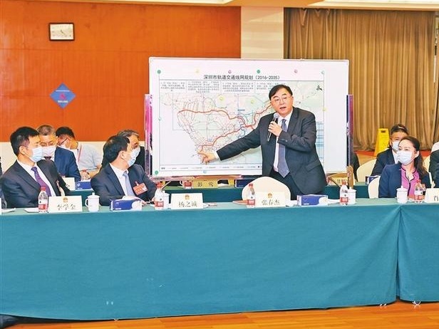 市人大代表建议加大轨道交通在东部地区规划和建设力度