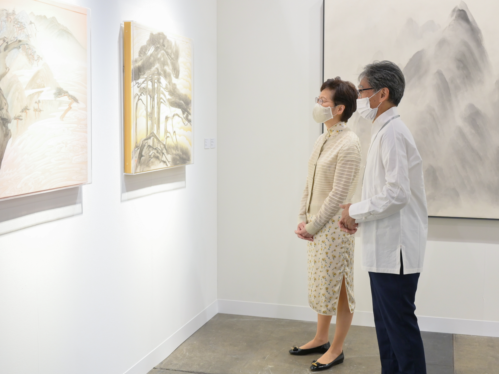 林郑月娥参观巴塞尔艺术展香港展