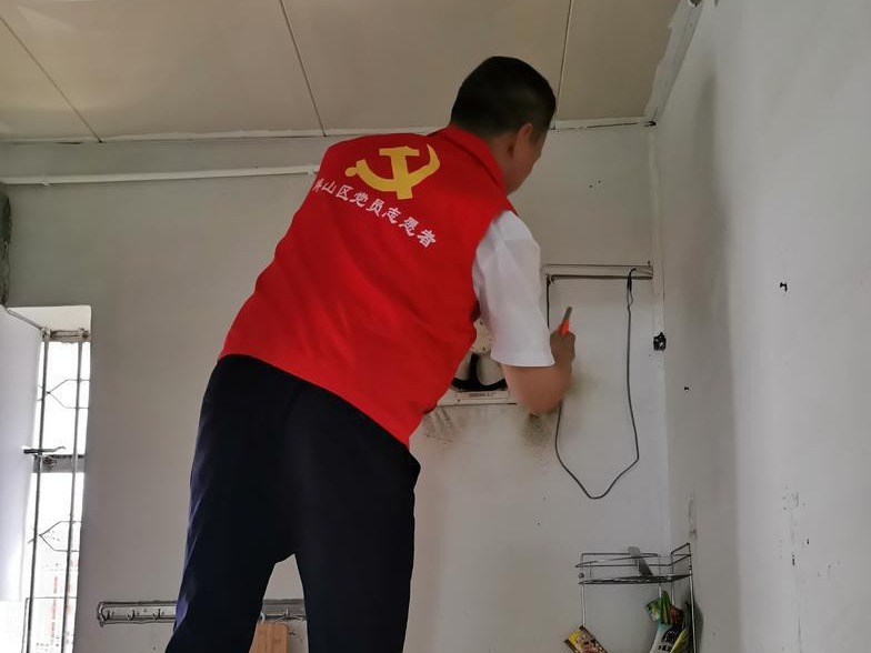 我为群众办实事 | 坪山区卫监为辖区困难人士“送温暖”