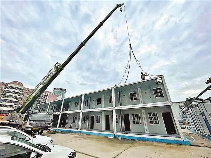 开展拆除违法建筑专项行动 新安街道拆除1栋2层临时建筑  