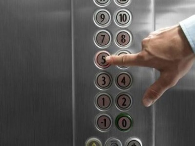 深圳试点“电梯超市”为居民提供一站式加装电梯服务
