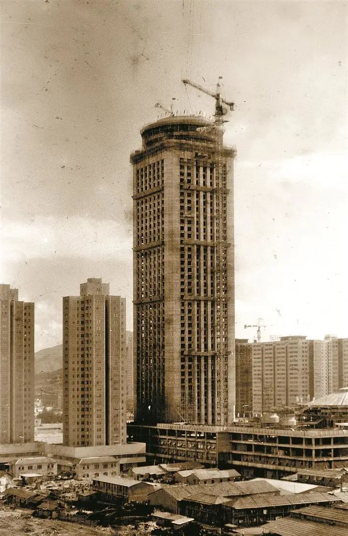 滑模工艺,创造了"三天一层楼"的施工速度,一时成为"深圳速度"的象征