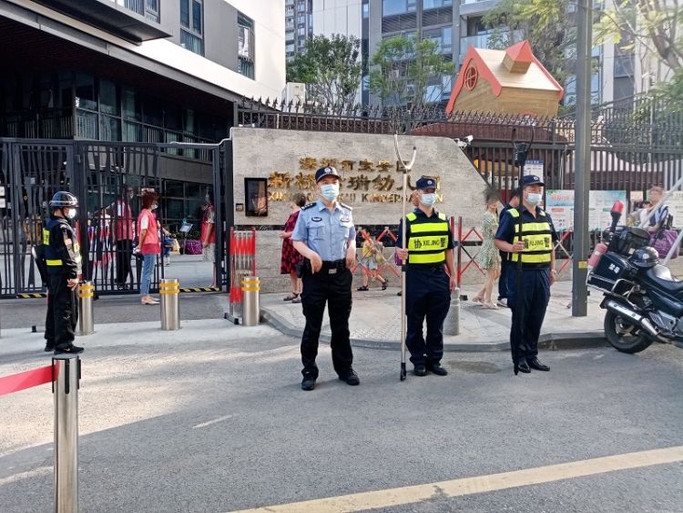宝安警方全力做好开学校园安保工作