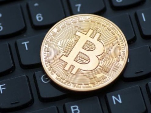 专家：虚拟货币缺乏价值支撑，受流动性影响易暴涨暴跌