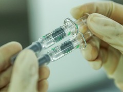 国药发布全球首个新冠灭活疫苗Ⅲ期临床数据：有效保护力超70%
