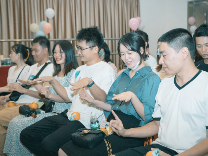 为深圳单身青年“牵线搭桥”！“青青我心·橙橙如意 ”趣味交友活动落幕