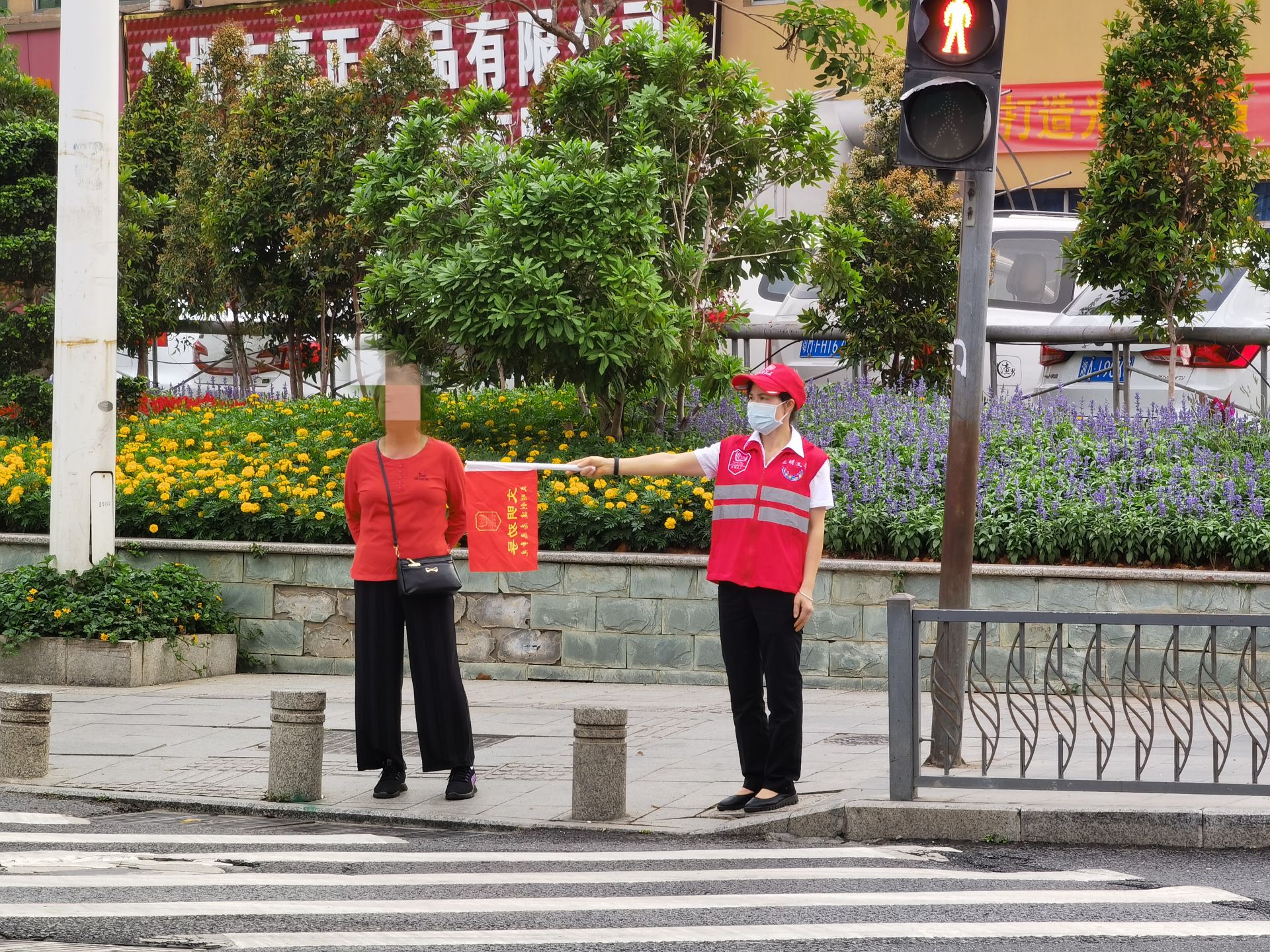 防范化解道路交通安全风险 光明街道翠湖社区交安人又上路了