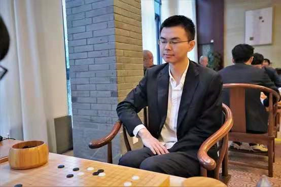 中国围棋第四十九位九段  深圳龙华队陶欣然喜晋升