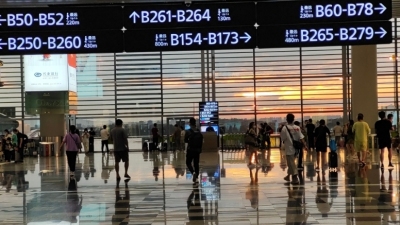 受雷雨天气影响，广州白云机场取消158架次航班