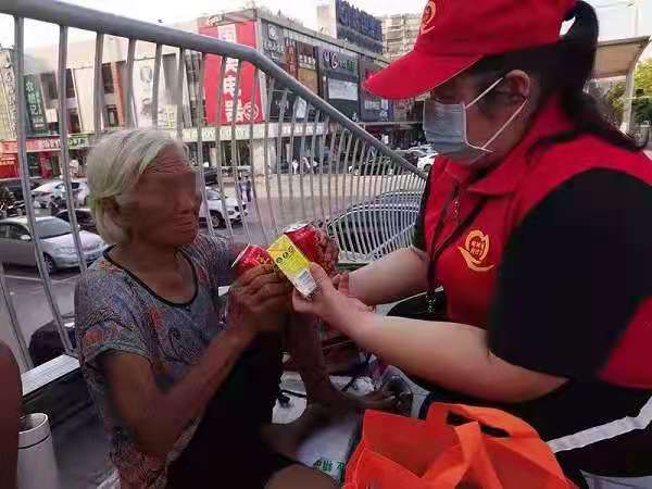 夏日送清凉 关爱暖人心