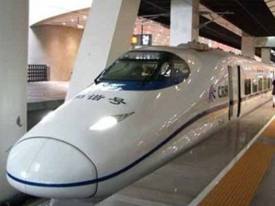 受大风影响晚点的京广高铁列车陆续恢复，广州往湖南等方向受影响