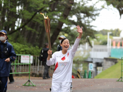 为防止疫情传播，东京奥运火炬在冲绳闭门传递