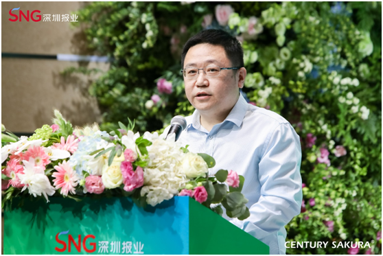 活动上,深圳报业集团副总经理朱永峰表示,昆明这座耸立于红土高原的