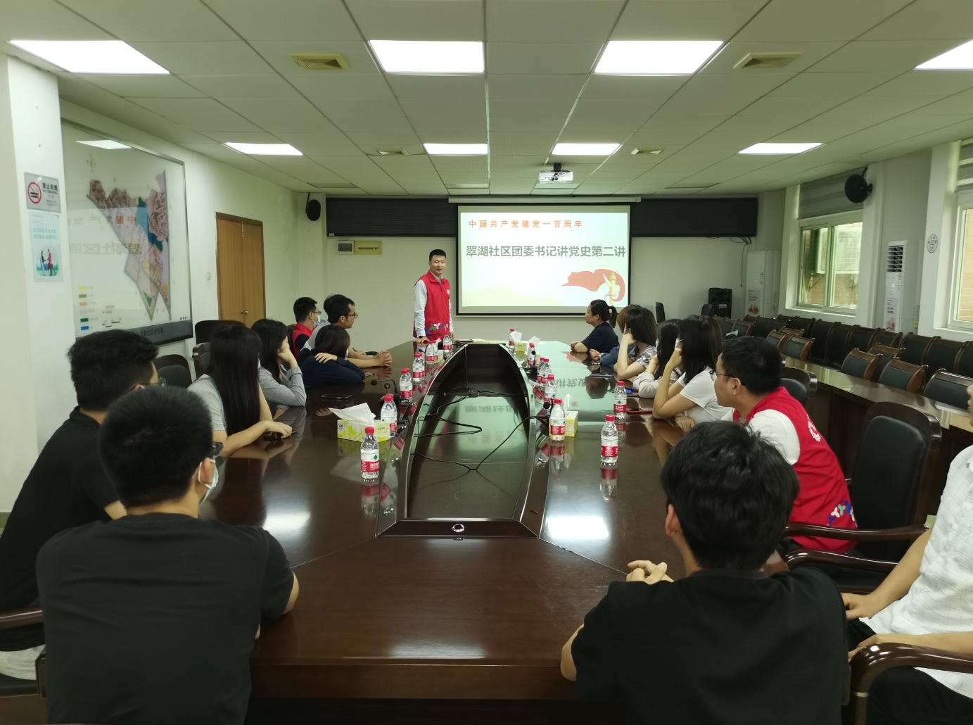 翠湖社区组织团员青年“学党史、强信念、跟党走”  