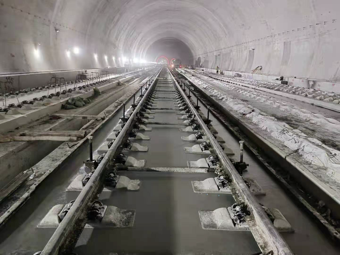 赣深高铁深圳段即将开始铺轨，预计年内开通