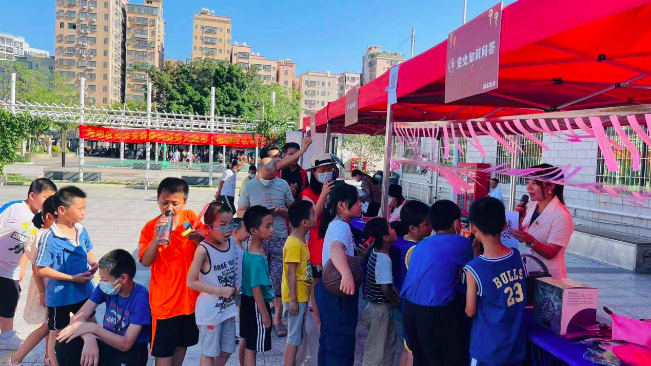 我为群众办实事 | 凤凰街道周末“大集市”福利多贴人心  