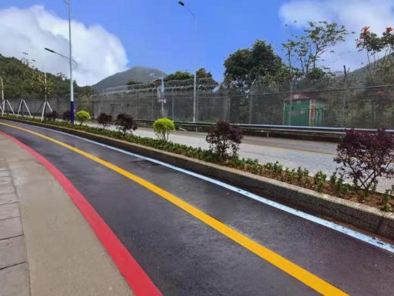 沙径线罗湖段慢行系统悄然变身“彩虹路”