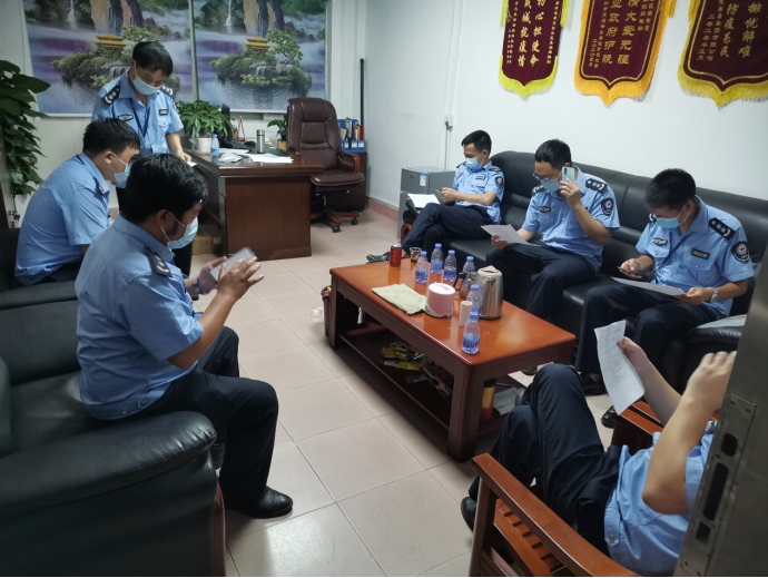 观湖街道樟坑径社区全力以赴打赢疫情防控阻击战  