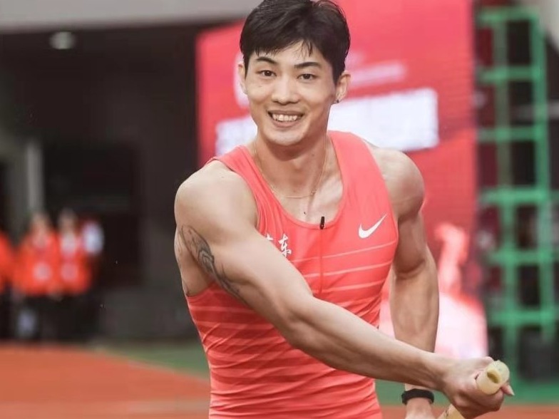 深圳选手在全国田径冠军赛表现亮眼 黄博凯获男子撑杆跳冠军