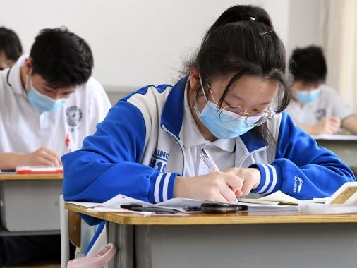 广州高考最新通知：健康码设“高考”标识，封闭管理区域内考生将由专车送考