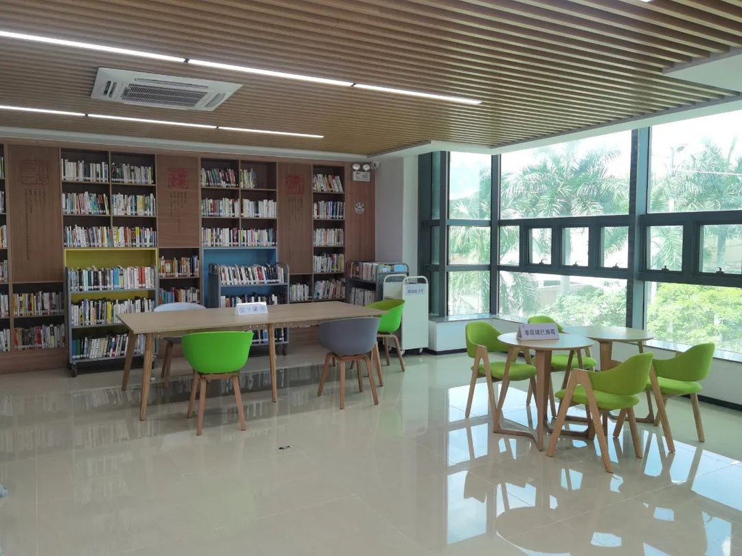 家门口的图书馆，让“悦读”触手可及 碧岭社区图书馆正式对外开放