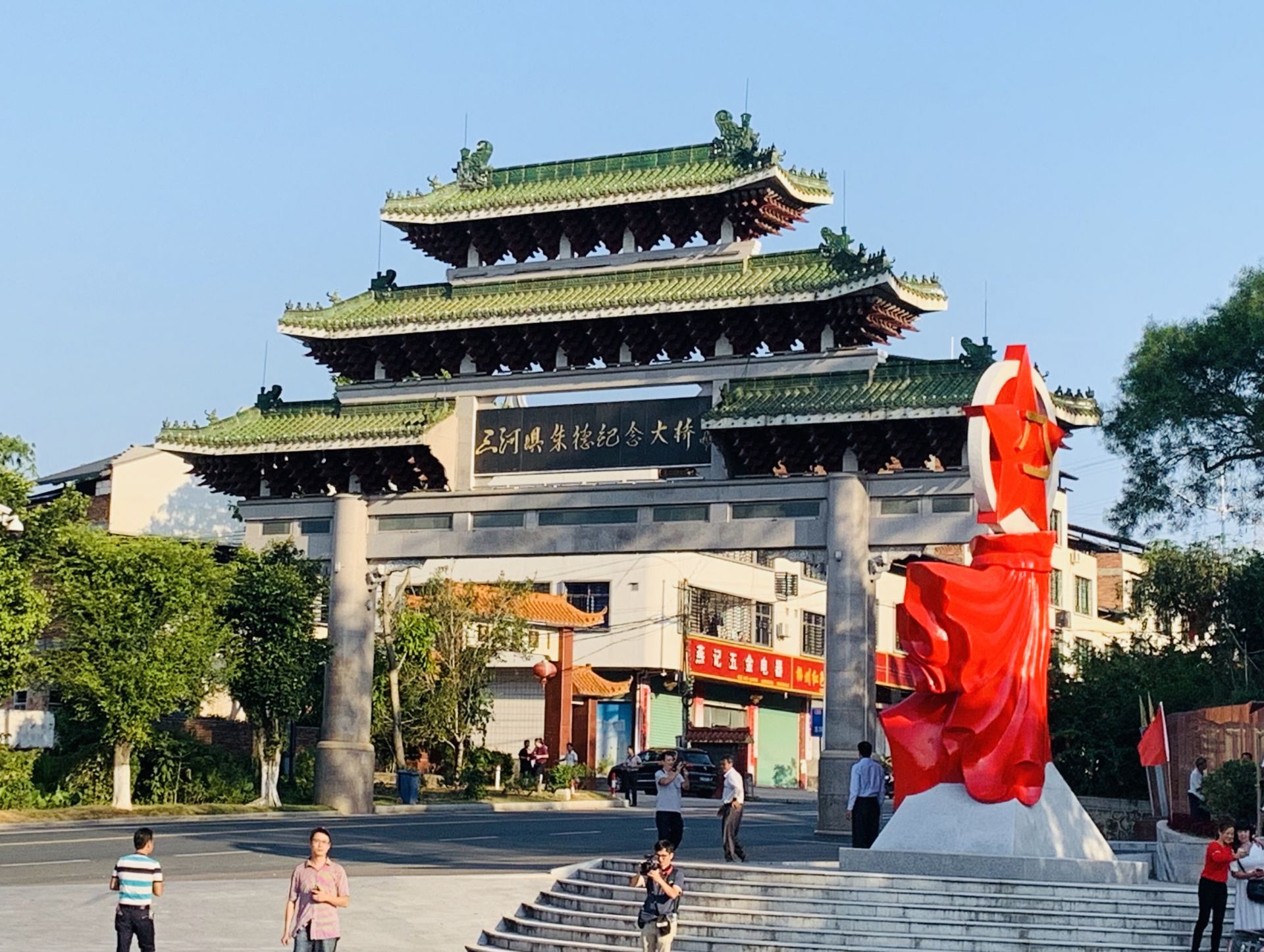 动态长卷丨百张史图忆峥嵘，广东足迹纸上见
