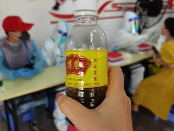 暖心！市民熬煮凉茶赠送一线防疫人员  