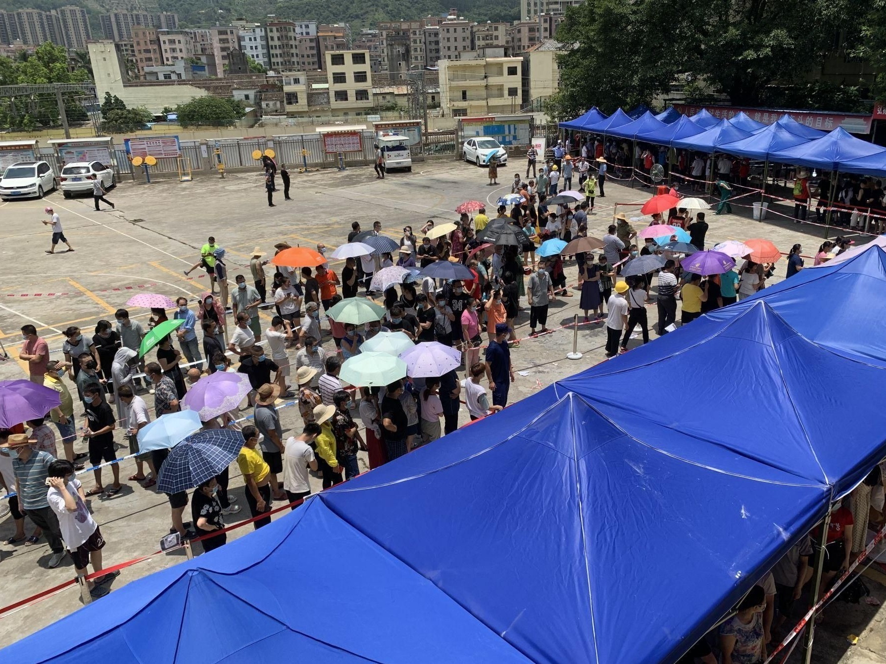 协助核酸筛查！东莞市樟木头镇130名网格员迅速出动