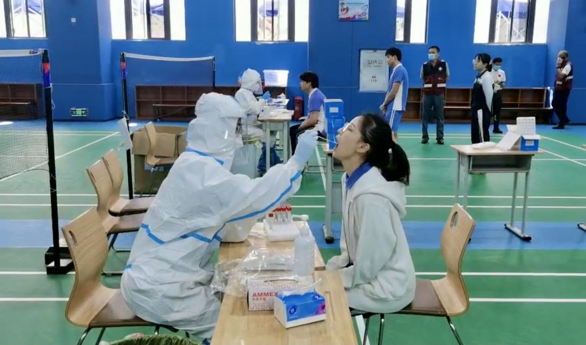 罗湖4237名高三考生 576名考务人员全部接受核酸检测