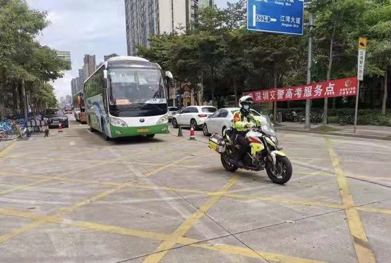 83333333深圳交警图片