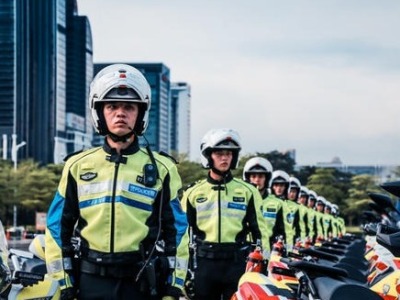 端午假期深圳交警全警上路，全市道路交通环境平稳有序