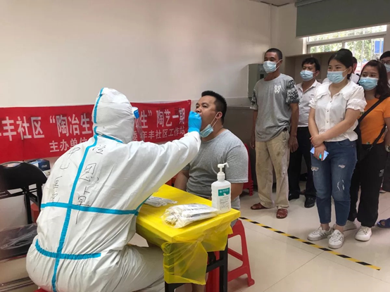 “采样超人”凌思卓医生的《抗疫日记》