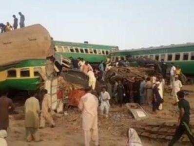 巴基斯坦火车相撞事故死亡人数升至36人 救援正进行