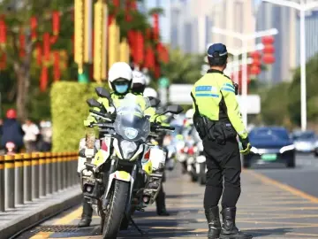 端午假期短途自驾出行热，交警呼吁市民做好个人防护措施