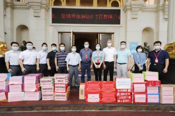 “我为群众办实事”——光明区科技创新局协同留创园企业开展疫情防控慰问
