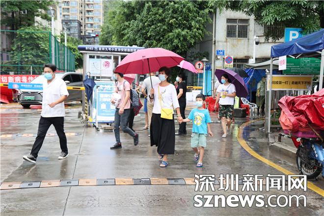 IN视频｜盐田隔离小区解封不解防 居民生活秩序有序恢复