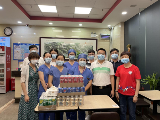 “不管多晚，我们都在！” ——罗湖区莲塘街道坳下社区党群合力筑牢“防疫墙” 