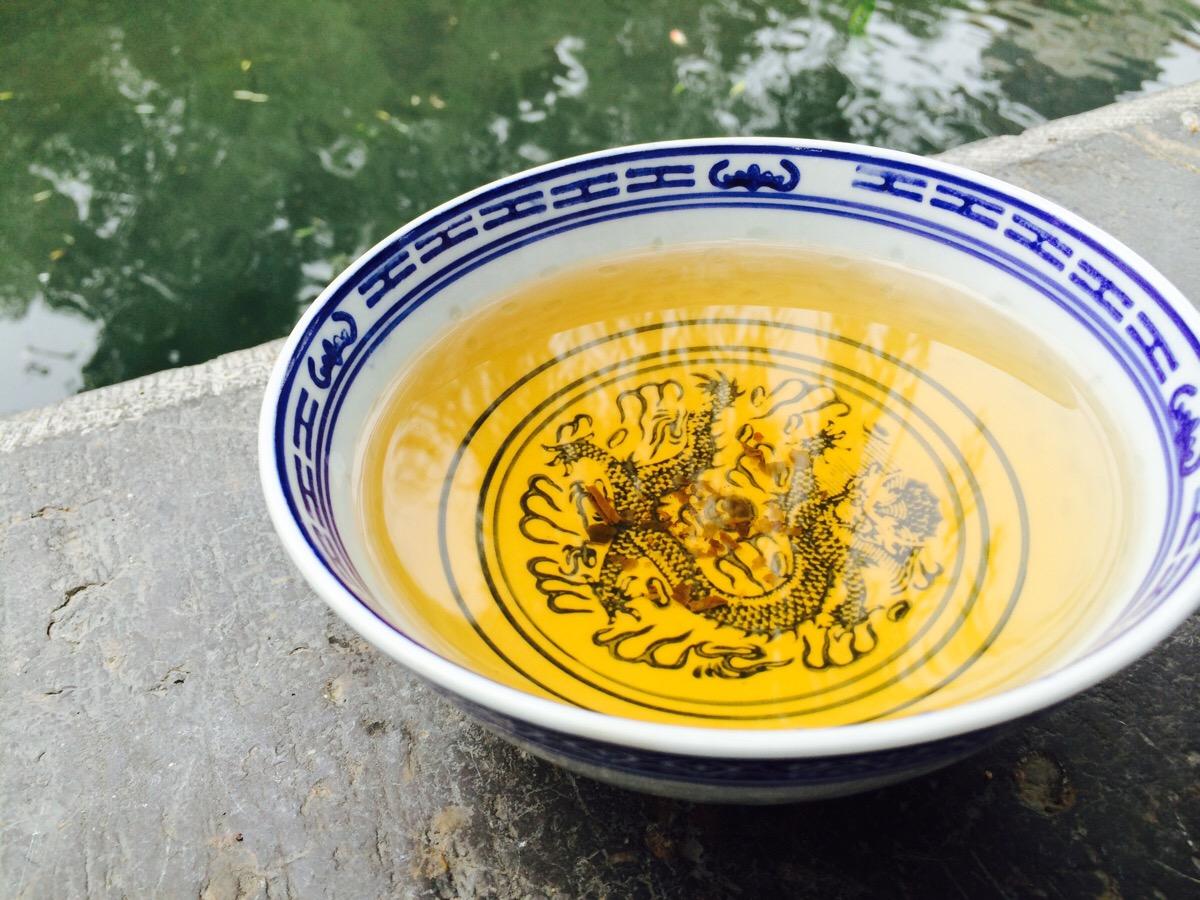碗底茶生凉
